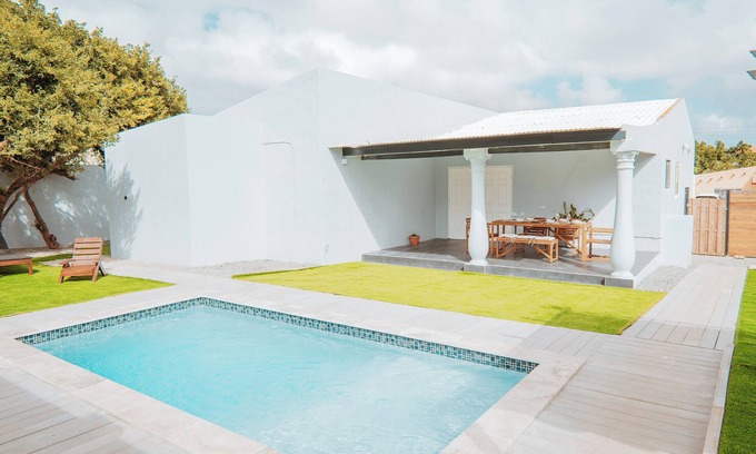 Oranjestad House | Relax in this peaceful and private 3-bedroom villa with a pool, located just minutes from the airpor