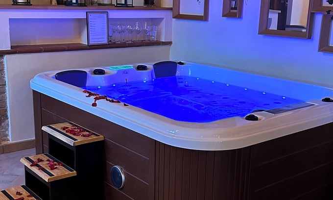 San Macario In Monte House | Relax Nella Jacuzzi in Toscana