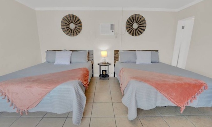 Crescent Beach Apartment | Relax & Recharge | Studio | Perfect for couples!