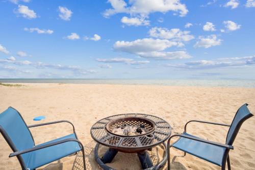 Oscoda House | Relax right on the beach