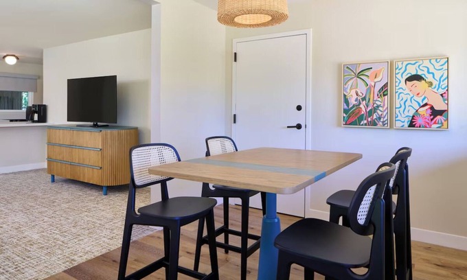 Kaanapali Hotel | Relax to the Sound of Waves in This Oceanfront Studio with Beach Access