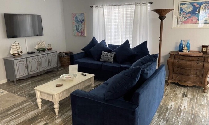 Gulf Shores Condo | Relax.Unwind.Get in a flip flop state of mind!