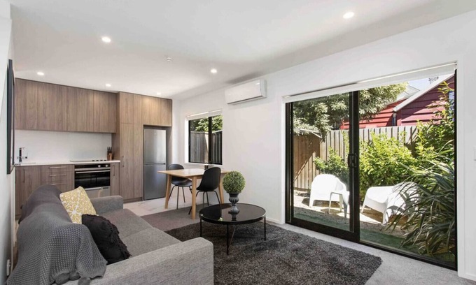Christchurch City Centre Apartment | Relax Unwind Super Fast Internet