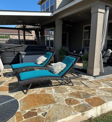 Boerne House | Relax with Spacious Modern Simplicity