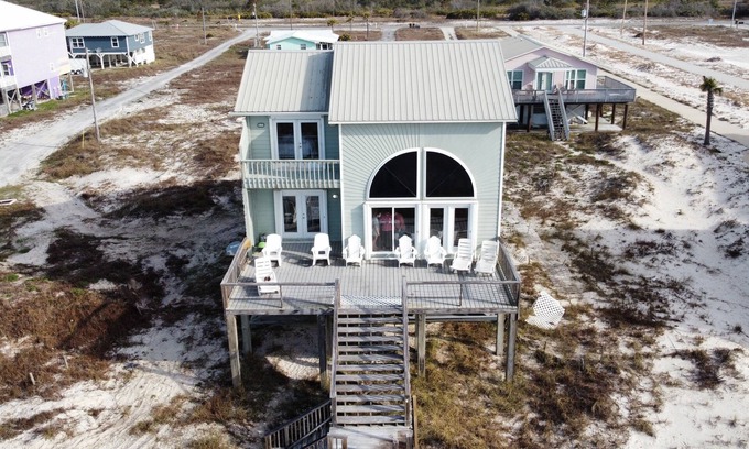 Southpointe House | Relax With Walls Of Windows Directly On The Gulf!
