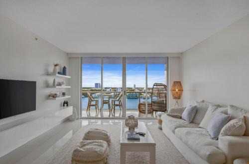 Sunny Isles Beach Apartment | Relaxation at its Finest Water-view in Golden Bay with FREE PARKING