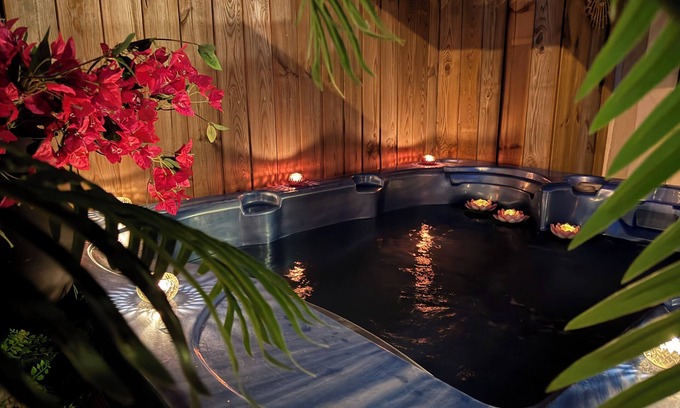 Sausset-les-Pins Apartment | Relaxation break with jacuzzi and sauna by the sea