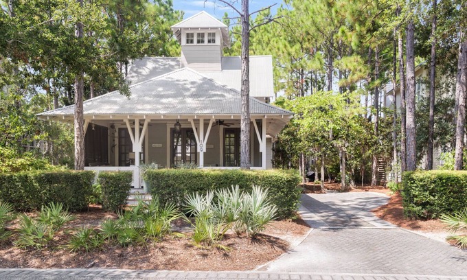 Watercolor House | Relaxation Station 30A - Beautiful Watercolor Home - Tesla Charging Station