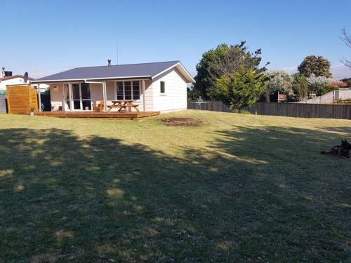 Foxton Beach House | Relaxed Beach Retreat, mod family friendly bach