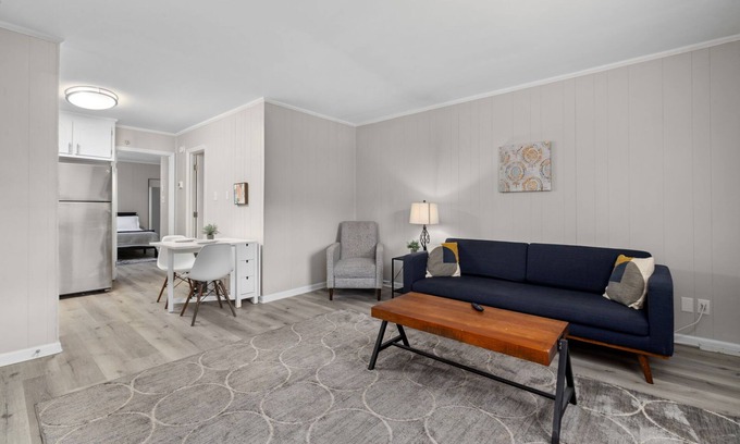 Durham Apartment | Relaxing 1BR Near Duke~Peaceful Stay Just 3 Mins to Campus, Food & More