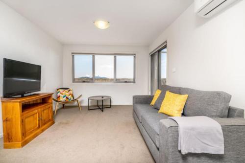 Wright Apartment | Relaxing 2BR Apt in North Point Complex - Hosted by Canstay