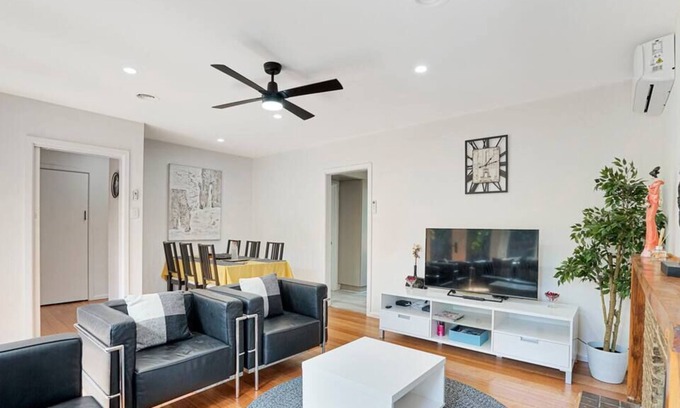 Forest Hill House | Relaxing 3 bdrm Family Home Forest Hill