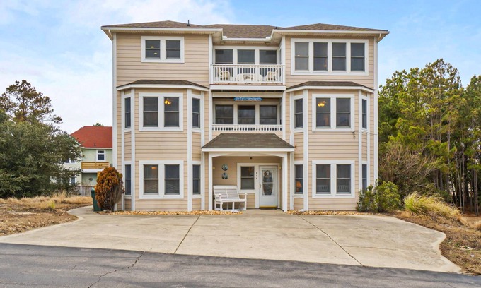 Monteray Shores House | Relaxing 6BR home with Private Pool