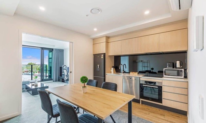 Mount Eden Apartment | Relaxing Apt. Steps from Eden Park | Zodiak Stays
