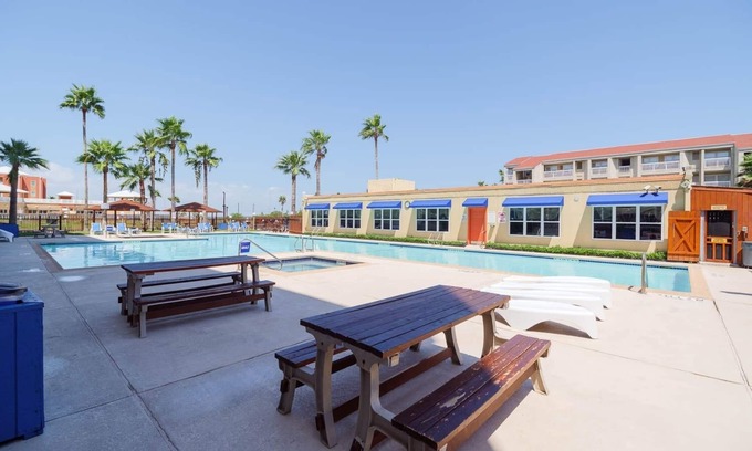 South Padre Island Condo | Relaxing , Great Location, 3 Minute Walk To The Beach 2 Bedroom Condo by RedAwning