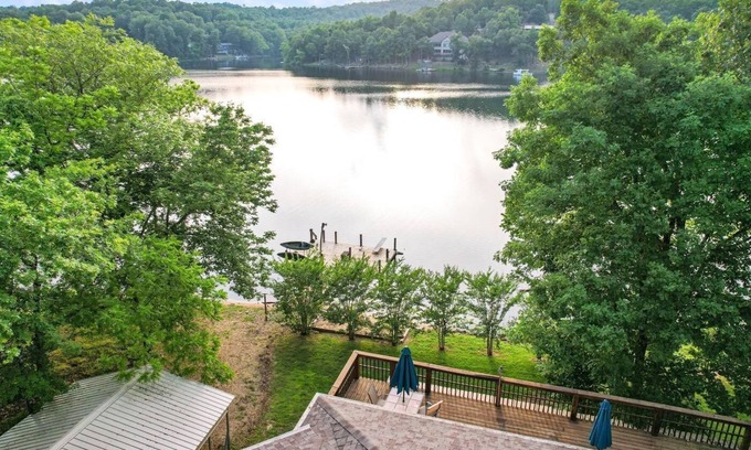 Hardy House | Relaxing lake home in Hardy, AR near Spring River