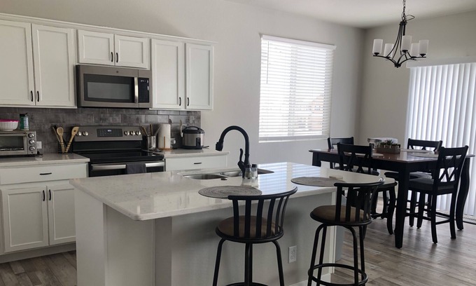Galeton House | Relaxing Modern Shared Home