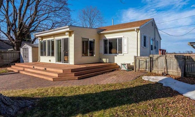 Larsen Cottage | Relaxing, Peaceful Getaway on the Water