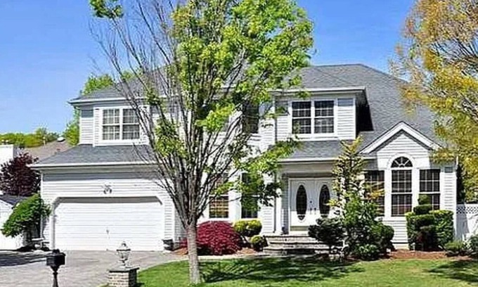 Old Bethpage House | Relaxing Perfect Weekend Getaway or Stay Longer, Feel at Home very Spacious