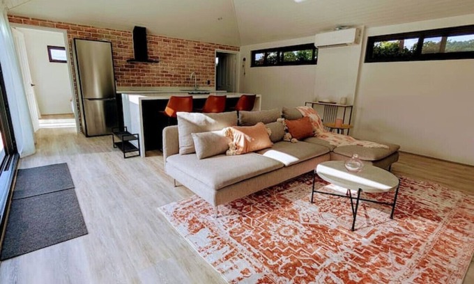 Sorrento Condo | Relaxing Pool House Escape in Duncraig
