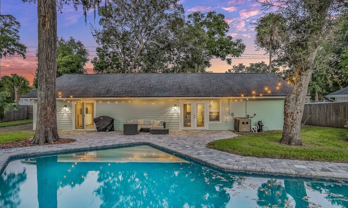 Neptune Beach House | Relaxing seaside cottage retreat