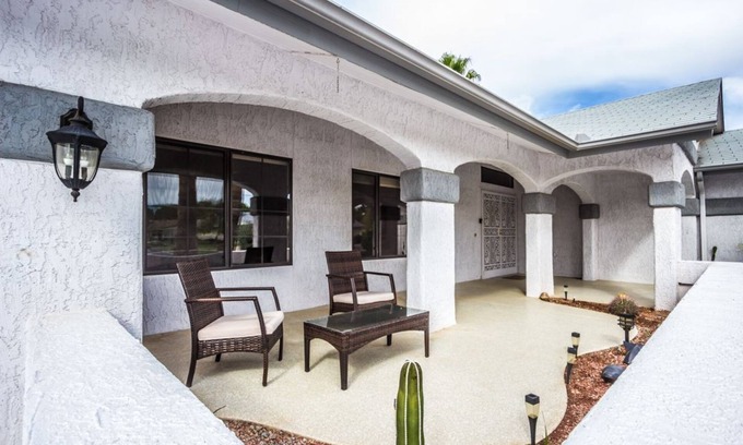 Sun City West House | Relaxing Sun City West Stay 55+ Community