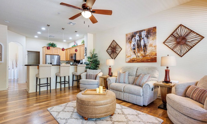 Talon Retreat House | Relaxing Townhome in Grayhawk! Golf, Chill, Save.