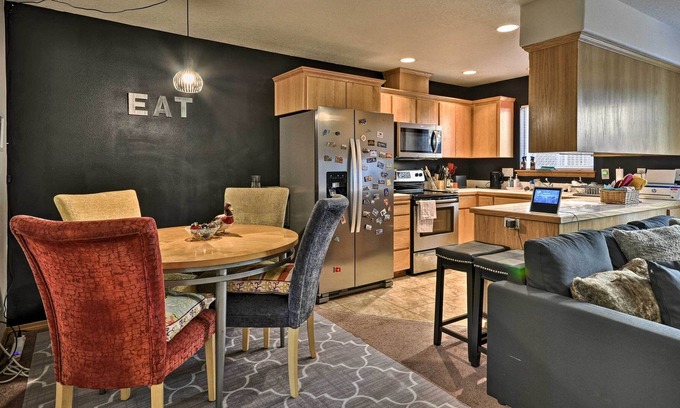 Forest Grove House | Relaxing Townhome w/ Patio: 25 Miles to Portland!