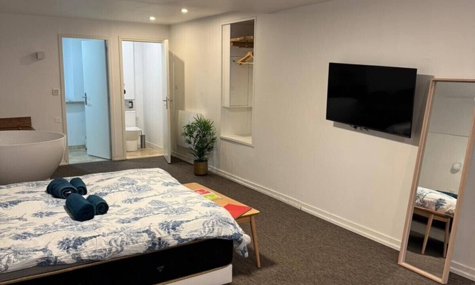 Brive-la-Gaillarde Apartment | Release