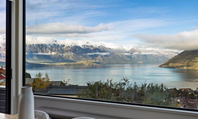 Fernhill House | Remarkable Alpine Holiday Home