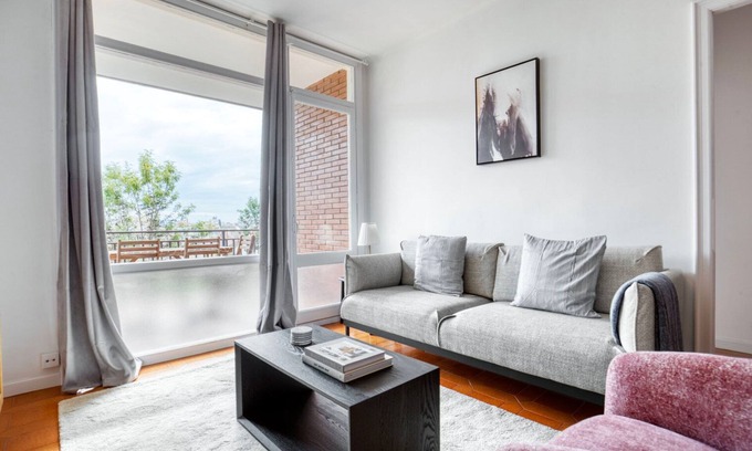 Sants Apartment | Remarkable Les Corts 4BR w/Balcony, Fully Furnished, by Blueground