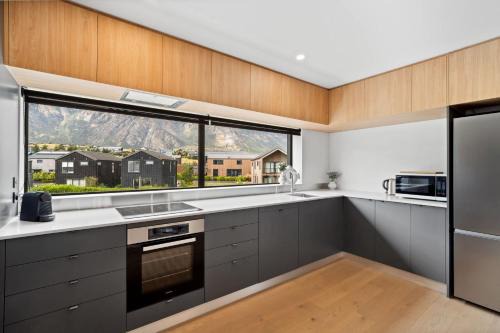 Kawarau Falls Apartment | Remarkable Modern Living Prime Location