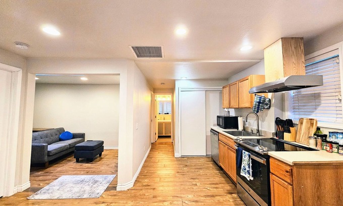 Seattle Cottage | REMODEL SEATTLE COTTAGE 2BD1BA