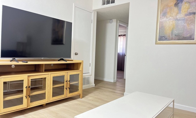 Albuquerque Apartment | remodeled 2 br apt with AC, washer and dryer
