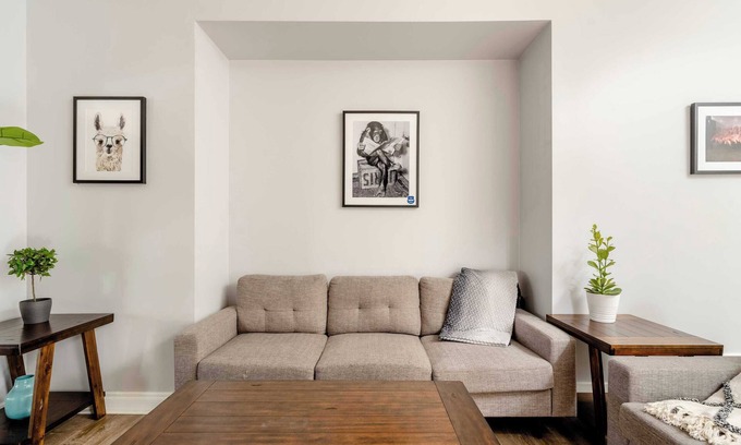 Richmond House | Remodeled 2BR - Walk to Coffee, Bars & More