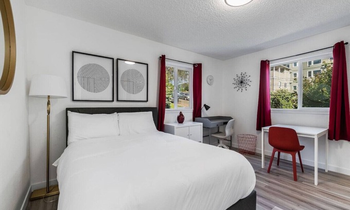 Hilltop Apartment | Remodeled Studio in Heart of DT Tacoma - 3