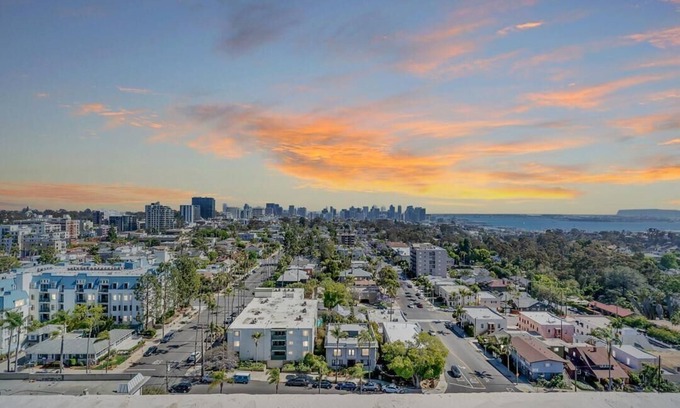 Hillcrest Condo | Remodeled unit in historic building at Hillcrest/Bankers Hill border.