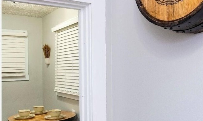 Downtown Apartment | Remote Ready I 2 BR 1 BA