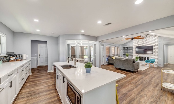 Northeast Carrollton House | Remote work, Near Highways, Family-friendly, King bed, Grill, Games, Foosball