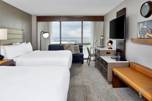 Central Business District Hotel | Renaissance Mobile Riverview Plaza Hotel