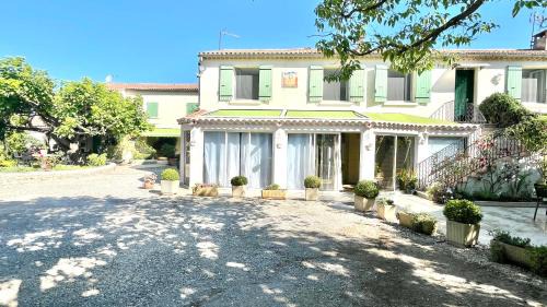 Cheval-Blanc House | Rendez-vous en Provence -10 personnes- duo de gîtes- piscine privée - clim