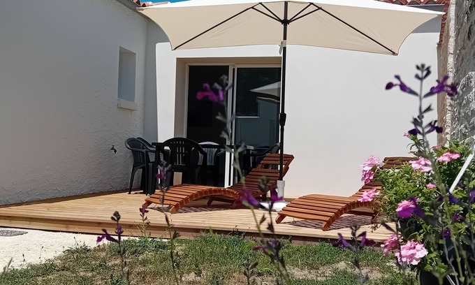 Saint-Georges-d'Oleron House | Renovated vacation home fully equipped enclosed grounds saint georges d'oléron