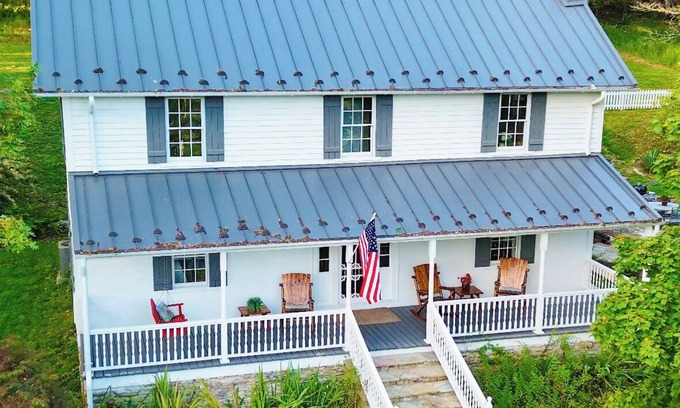 Banner Elk Other | Renovated 1885 Farmhouse: Horse, Goats, & Fresh Eggs