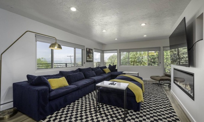 Capitol Hill House | Renovated 3BD/2BA Escape w/Hot Tub + City Views
