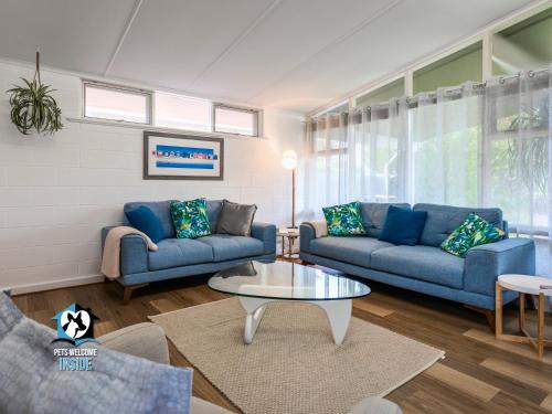 Victor Harbor House | Renovated 3BR One Street to Beach