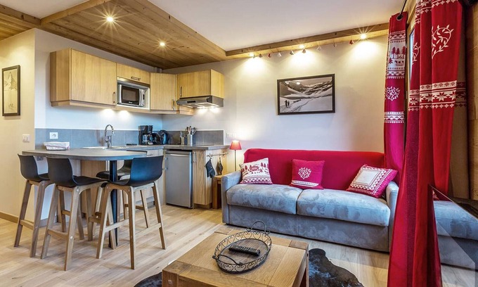 Meribel-Mottaret Apartment | Renovated apartment in Méribel, near slopes, balcony, sleeps 4