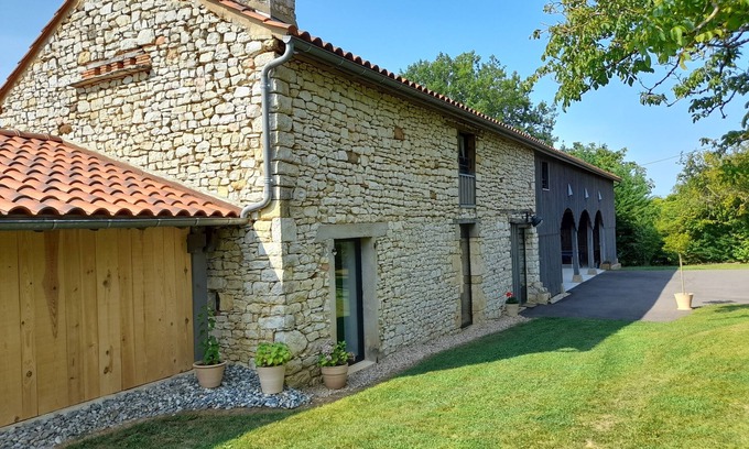 Leobard House | Renovated barn between Lot and Dordogne with swimming pool