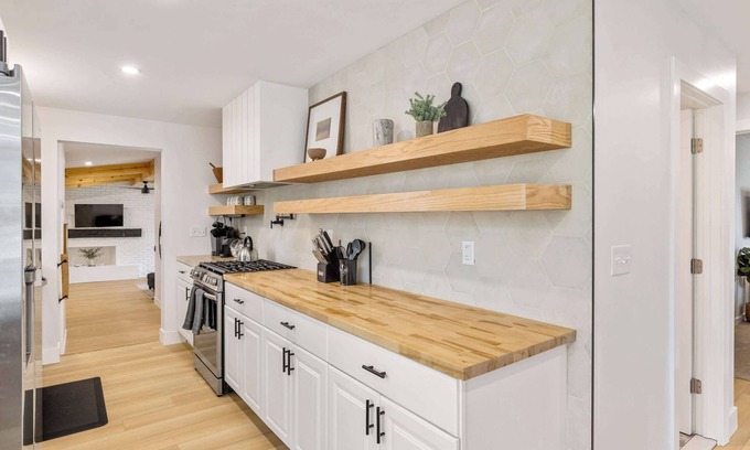 Farmington Hills House | Renovated, Bright & Spacious Farmington Retreat!