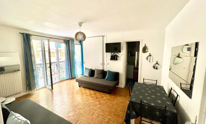 Clichy Apartment | Renovated Charming Apt Ideal to visit Paris