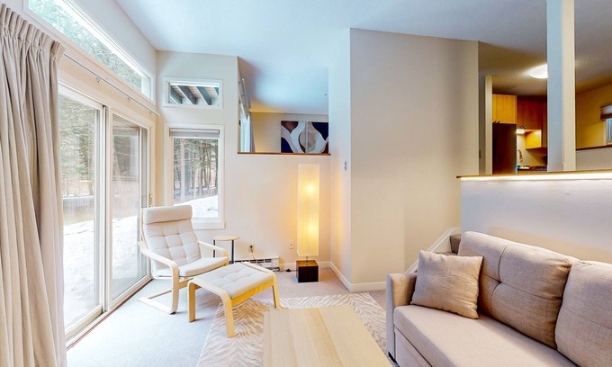 Waitsfield Apartment | Renovated condo with fireplace, pool, tennis & sauna - near Sugarbush